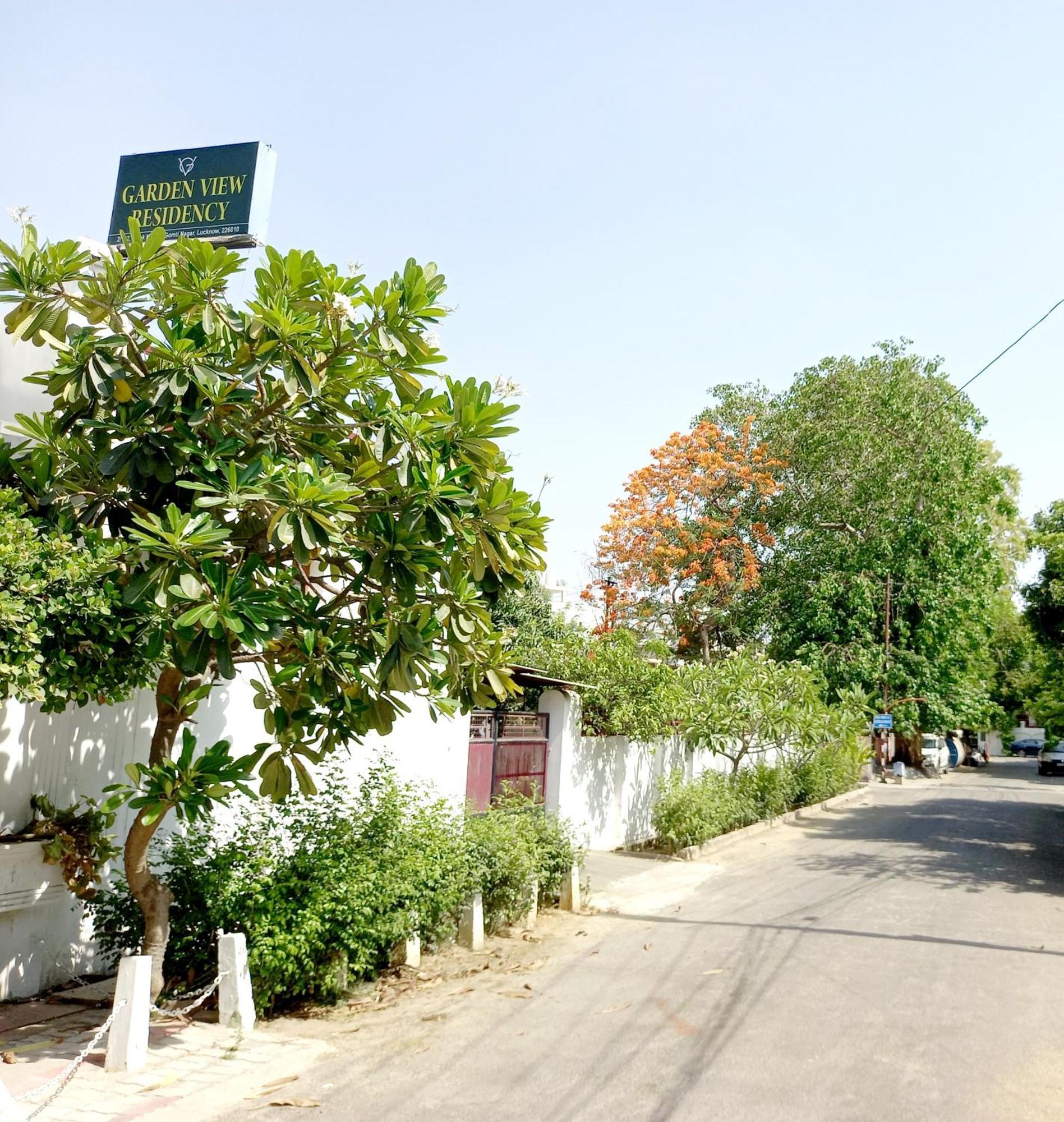 Bed and Breakfast Garden View Residency Лакхнау Экстерьер фото