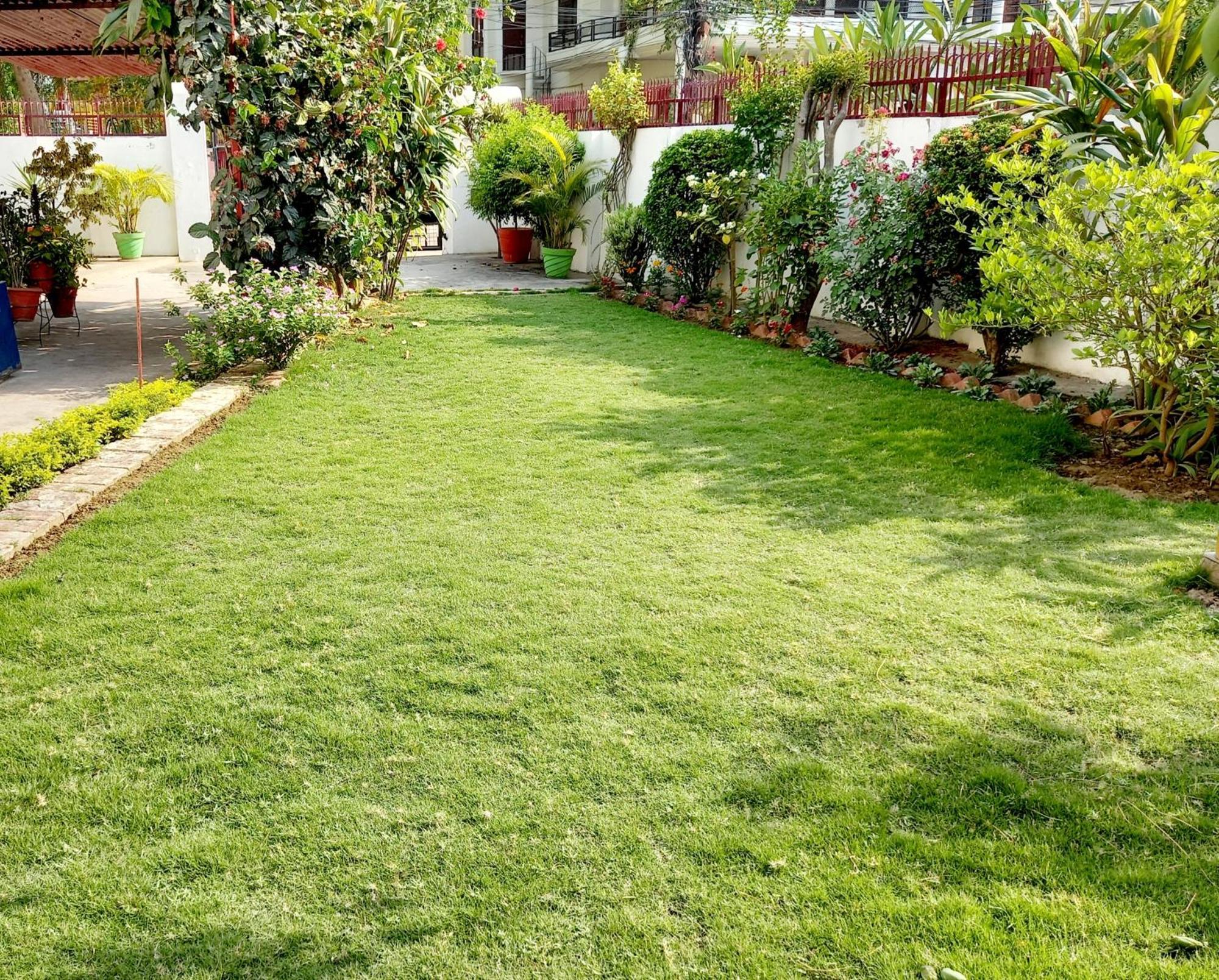 Bed and Breakfast Garden View Residency Лакхнау Экстерьер фото